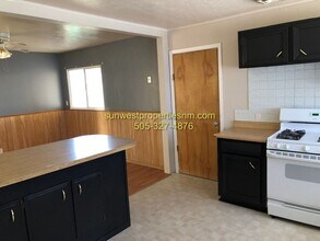 2320 E 16th St in Farmington, NM - Building Photo - Building Photo