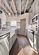 195 N Chicago Wy in Fayetteville, AR - Building Photo - Building Photo