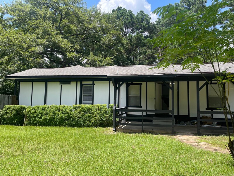 700 Hayman St in Huntsville, TX - Building Photo