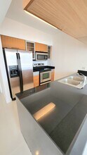 1750 N Bayshore Dr, Unit 2010 in Miami, FL - Building Photo - Building Photo