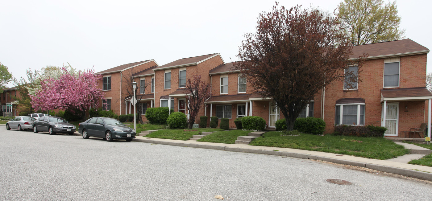 Alameda Place in Baltimore, MD - Building Photo