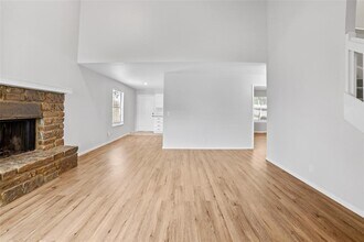 7008 S 78th E Ave in Tulsa, OK - Building Photo - Building Photo