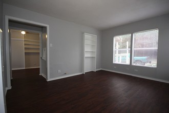 430 Natalen Ave in San Antonio, TX - Building Photo - Building Photo