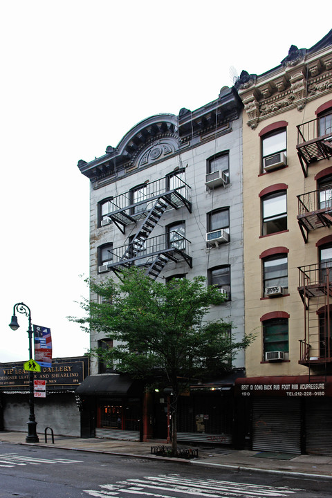 192 Orchard St in New York, NY - Building Photo