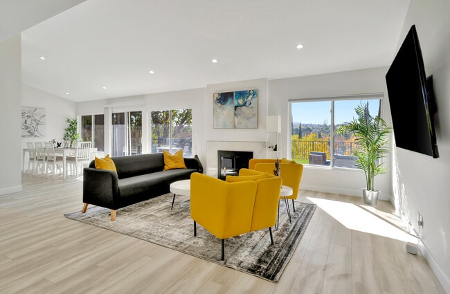 5557 Ostin Ave in Los Angeles, CA - Building Photo - Building Photo