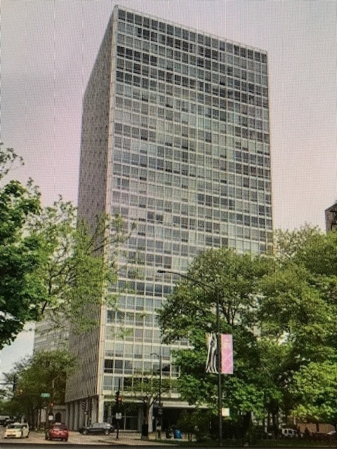 property at 2400 N Lakeview Ave