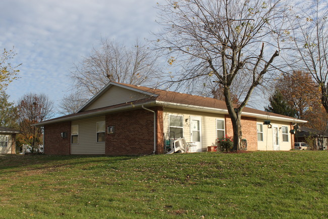 Village Green Apartments in Pevely, MO - Building Photo - Building Photo