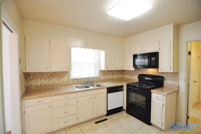 2505 Lancelot Dr SE in Huntsville, AL - Building Photo - Building Photo