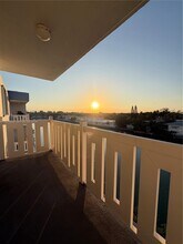 7900 Tatum Waterway Dr in Miami, FL - Building Photo - Building Photo