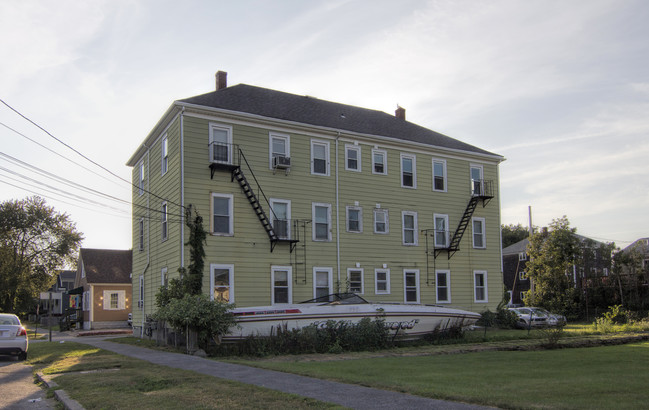 43 Prospect St in Bristol, RI - Foto de edificio - Building Photo