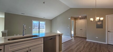422 Timber Pointe Dr in Joliet, IL - Building Photo - Building Photo