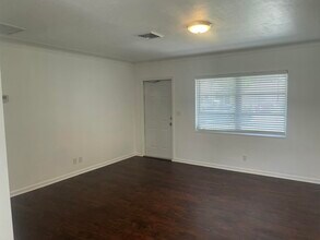 500 W Conference Dr in Boca Raton, FL - Building Photo - Building Photo