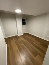 7202 W Crain St, Unit G in Niles, IL - Foto de edificio - Building Photo