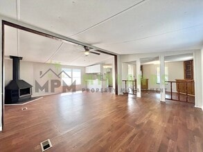 2413 S Lake Dr in Lexington, SC - Building Photo - Building Photo