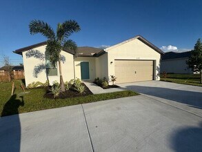 3197 SW Savona Blvd in Port St. Lucie, FL - Building Photo - Building Photo
