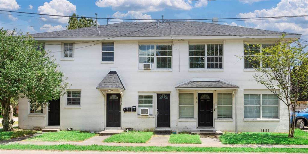 903 Oakhurst St Photo