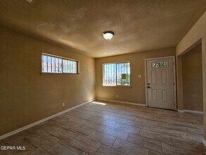 6005 Tampa Ave in El Paso, TX - Building Photo - Building Photo