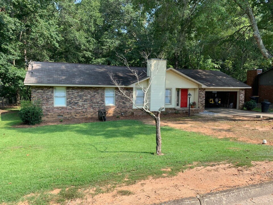 1711 Delhi Dr in Opelika, AL - Building Photo
