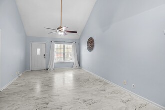1721 Hazelwood Rd in Clarksville, TN - Building Photo - Building Photo