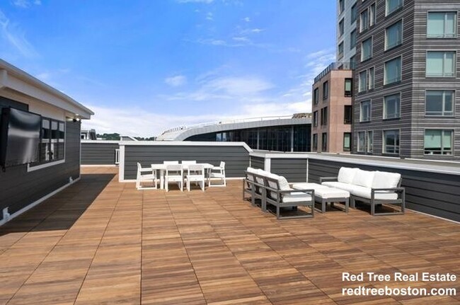50 Hichborn St in Boston, MA - Building Photo - Building Photo