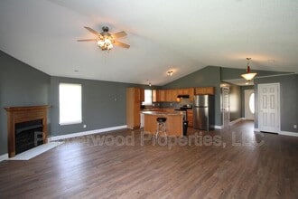 407 Soft Breezes Ln in Spartanburg, SC - Building Photo - Building Photo
