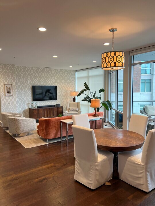 20 Rutledge St, Unit 204 in Nashville, TN - Foto de edificio