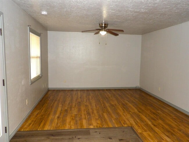 505 Oak Ave in Cache, OK - Building Photo - Building Photo