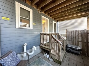 609 E 2nd St, Unit 1 in Boston, MA - Building Photo - Building Photo