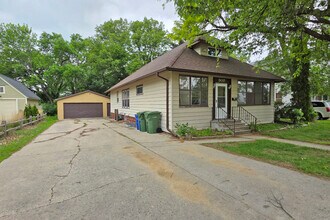 909 6th Ave in Brookings, SD - Building Photo - Building Photo