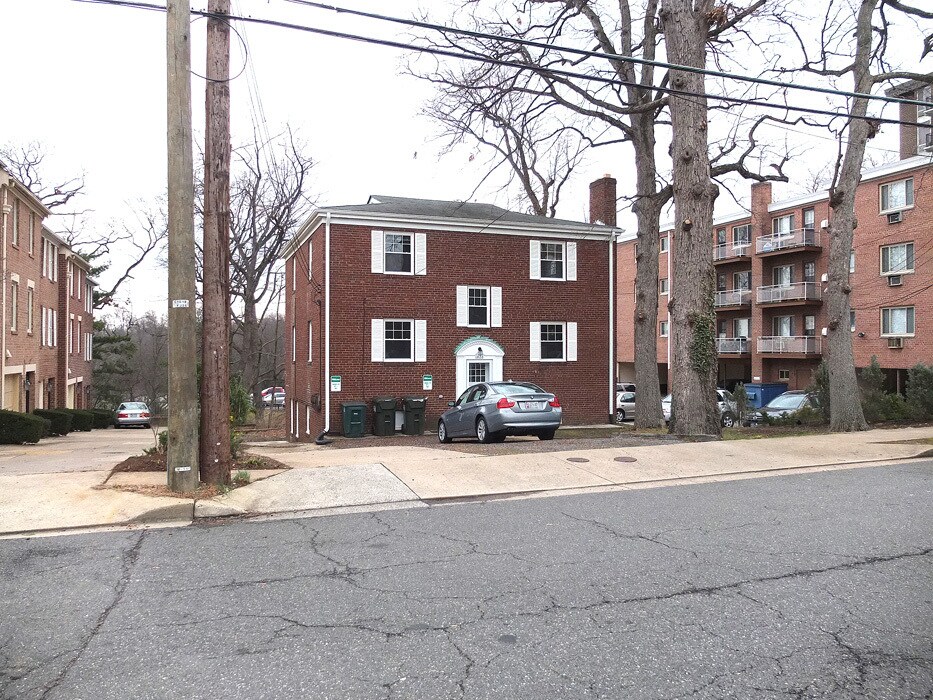 1428 12th St N in Arlington, VA - Building Photo