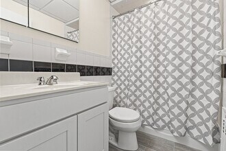 49 Porter St, Unit 2 in Somerville, MA - Foto de edificio - Building Photo