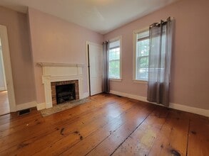 189 Danielson Pike, Unit A in Scituate, RI - Building Photo - Building Photo