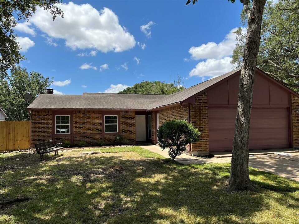 6906 Gettysburg Dr in Richmond, TX - Building Photo