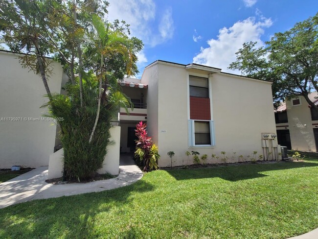 20075 NE 3rd Ct in Miami, FL - Building Photo - Building Photo