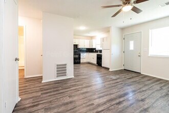 1826 S Laura St in Wichita, KS - Building Photo - Building Photo