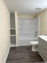 203 Fount St in Pleasanton, TX - Building Photo - Building Photo