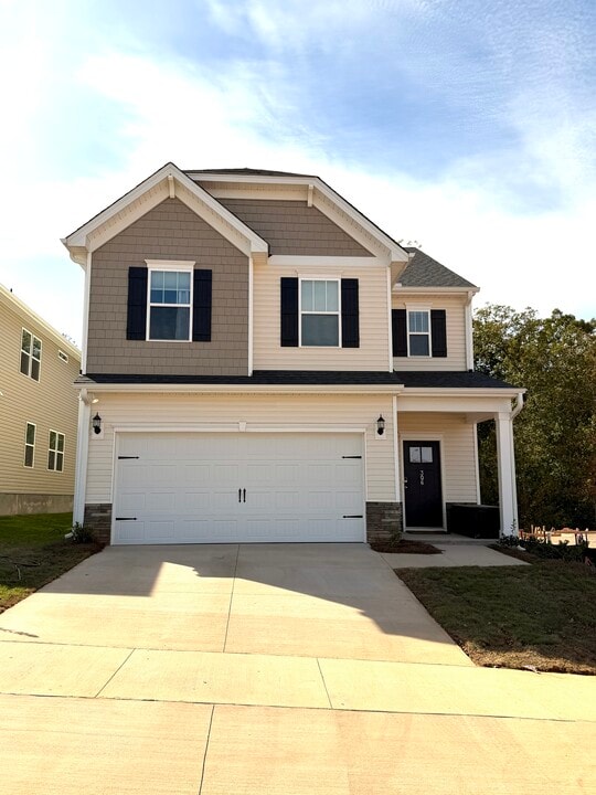 306 Poinsett Bridge Wy in Greenville, SC - Building Photo