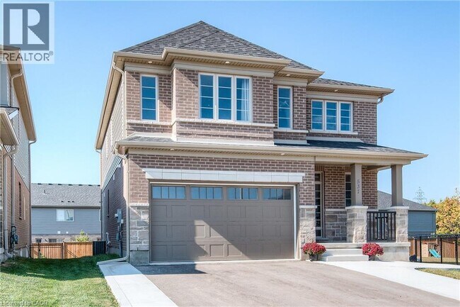 537 Valhalla Cres in Waterloo, ON - Building Photo - Building Photo