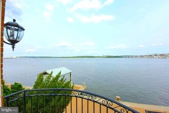 700 Kahn Pl in Alexandria, VA - Building Photo - Building Photo