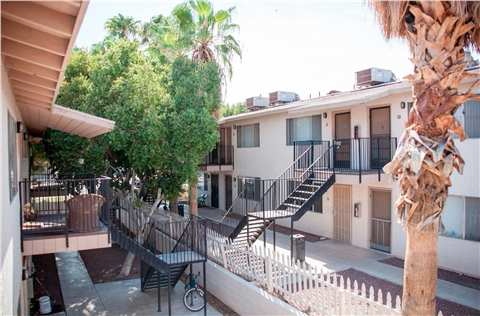 Pacifica Manor in Yuma, AZ - Building Photo - Building Photo