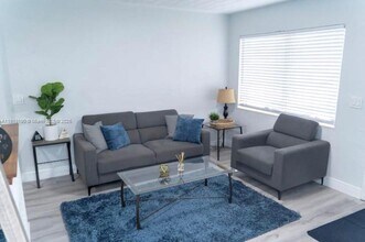 6512 SW 24th St in Miramar, FL - Building Photo - Building Photo