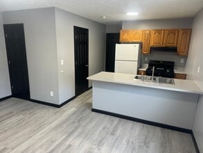 50 Greenbrier Plz in Fairmont, WV - Building Photo - Building Photo