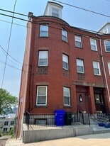 217 Webster St, Unit 1 in Boston, MA - Building Photo
