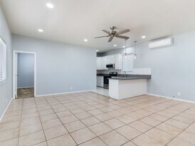 1116 E 1st St in Long Beach, CA - Building Photo