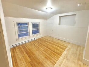 8 Fairmount Ave in Auburn, ME - Building Photo - Building Photo