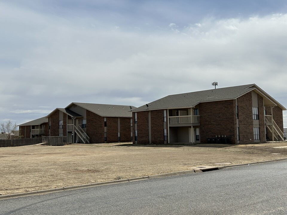 2600 N Hobart St in Pampa, TX - Building Photo