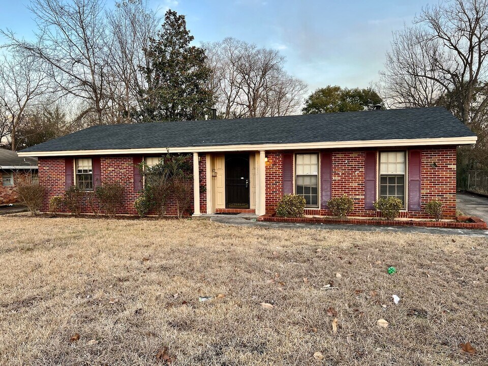 1375 Bancroft Ave in Montgomery, AL - Building Photo