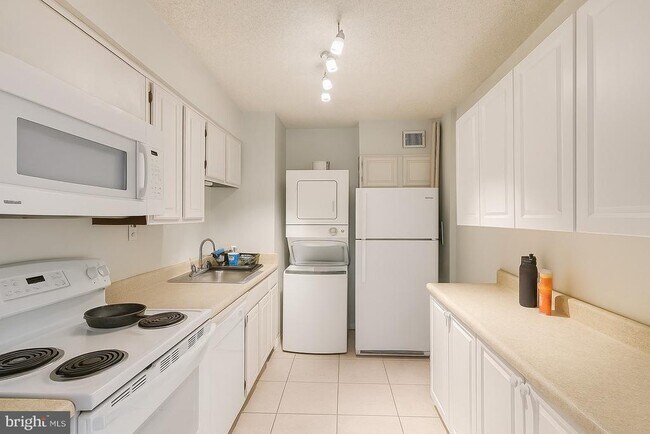 property at 5500 Holmes Run Pkwy