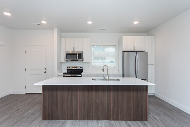 North Pointe Townhomes in Ogden, UT - Foto de edificio - Interior Photo