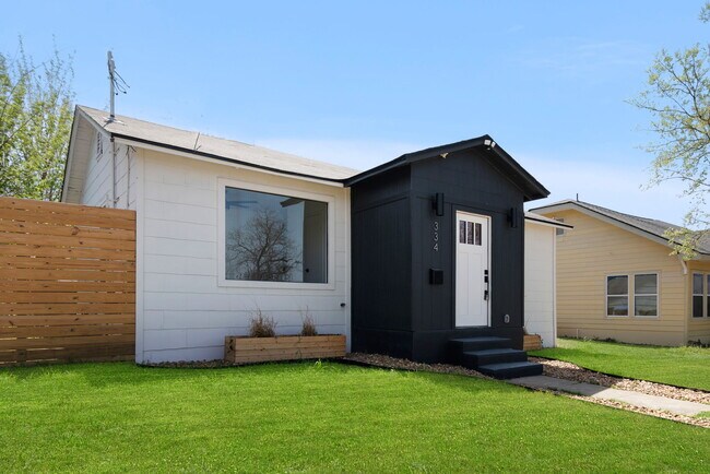 334 Cooper St in San Antonio, TX - Foto de edificio - Building Photo